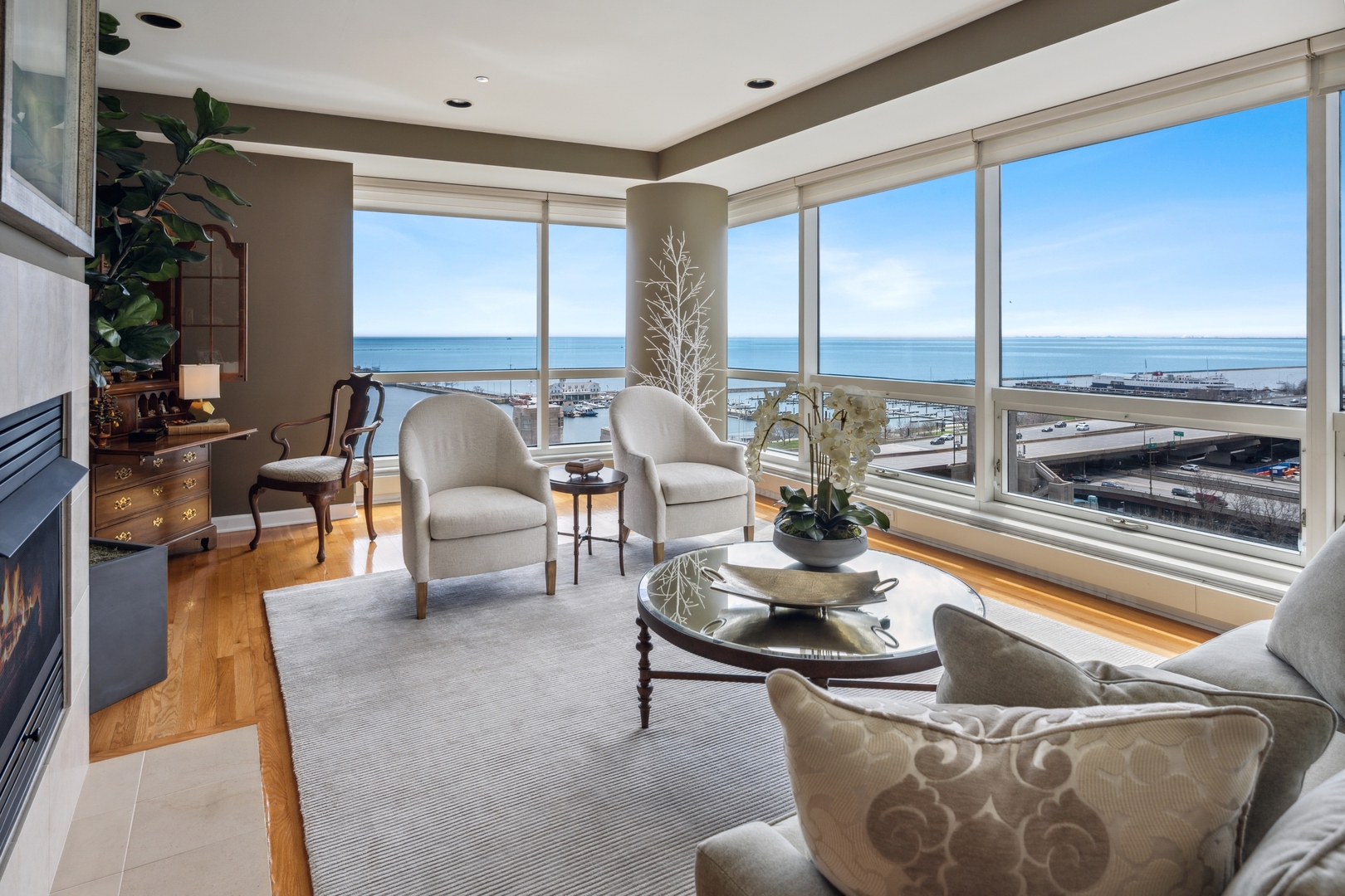 445 E North Water Street 1305