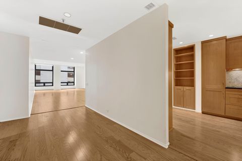 Tiny photo for 680 N Lake Shore Drive #518, Chicago, IL 60611 (MLS # 12506354)
