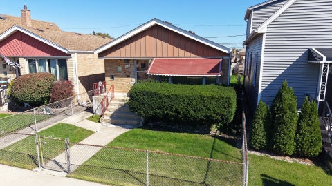 Tiny photo for 5735 S Moody Avenue, Chicago, IL 60638 (MLS # 12776454)