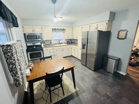 Tiny photo for 2123 N Gayman Avenue, Davenport, IA 52804 (MLS # 100000257)