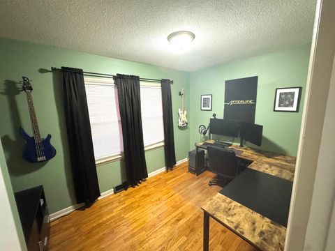 Tiny photo for 2123 N Gayman Avenue, Davenport, IA 52804 (MLS # 100000257)