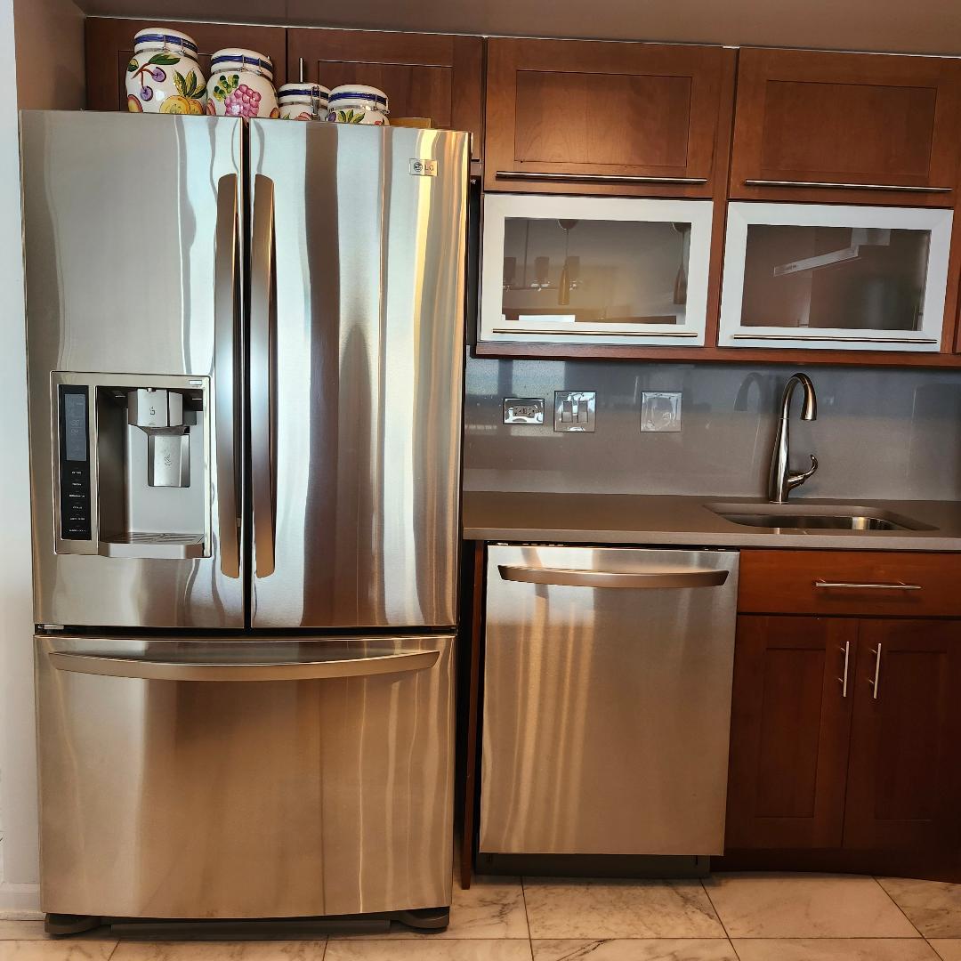175 E Delaware Place 8004