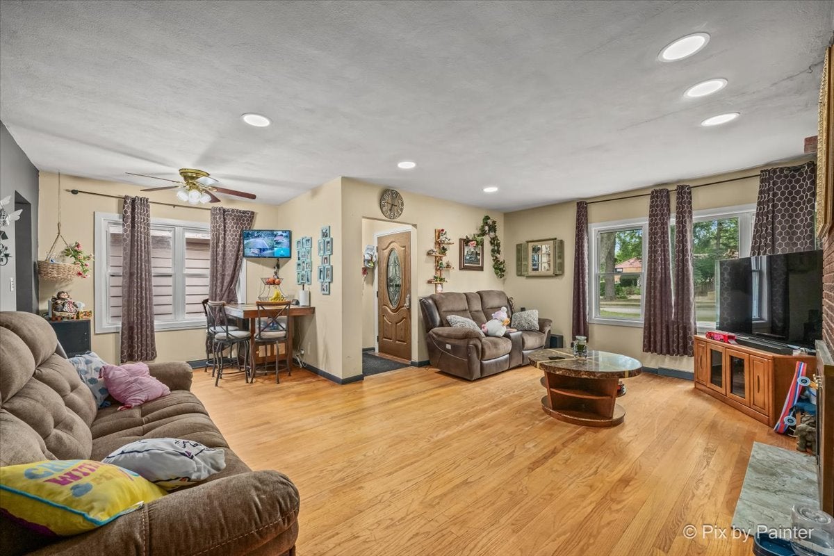 2119 Cherry Avenue