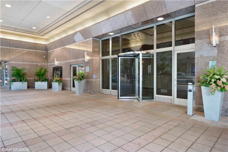 33 W Ontario Street 41ES
