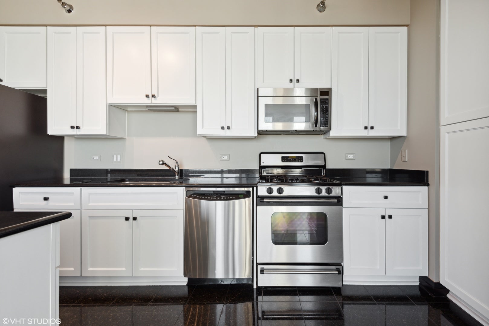 33 W Ontario Street 41ES
