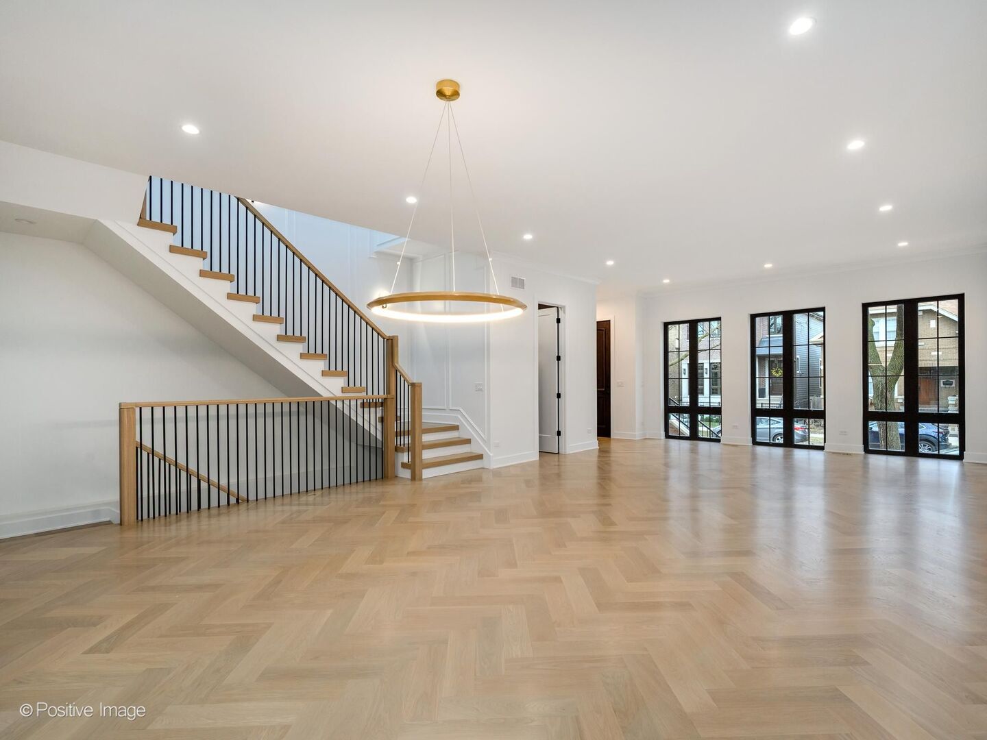 3714 N Claremont Avenue