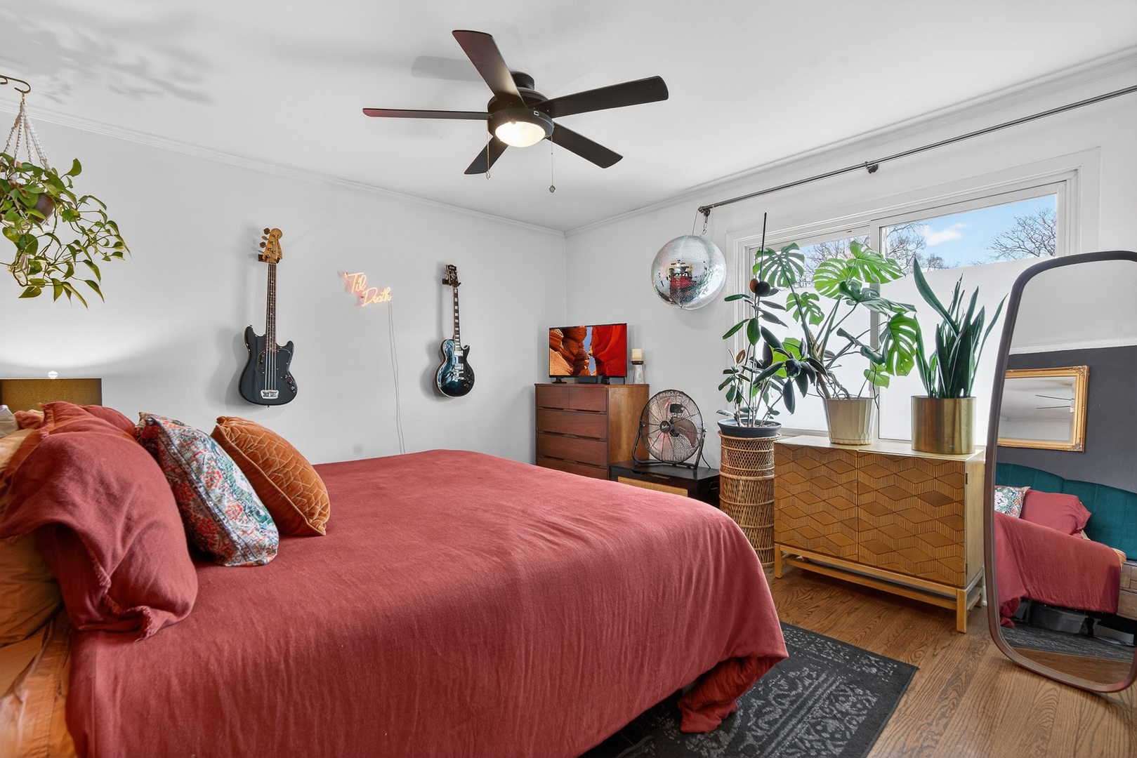 714 E Eisenhower Avenue