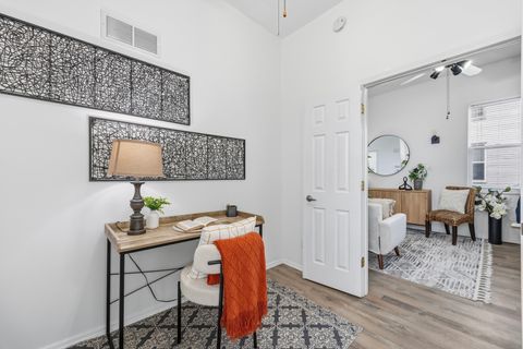 Tiny photo for 910 N Mason Street, Bloomington, IL 61701 (MLS # 12558314)