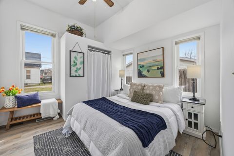 Tiny photo for 910 N Mason Street, Bloomington, IL 61701 (MLS # 12558314)