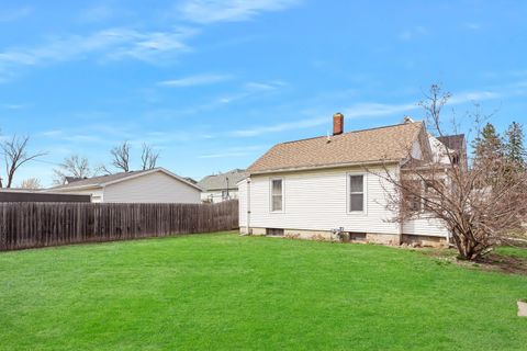 Tiny photo for 910 N Mason Street, Bloomington, IL 61701 (MLS # 12558314)