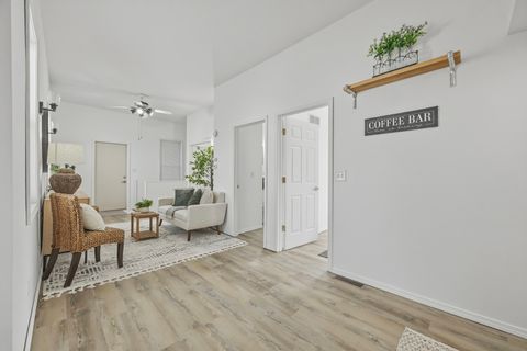 Tiny photo for 910 N Mason Street, Bloomington, IL 61701 (MLS # 12558314)