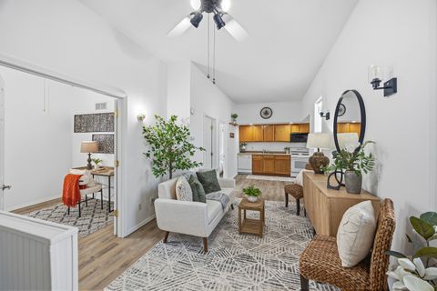 Tiny photo for 910 N Mason Street, Bloomington, IL 61701 (MLS # 12558314)