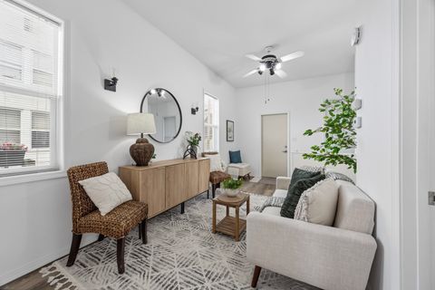 Tiny photo for 910 N Mason Street, Bloomington, IL 61701 (MLS # 12558314)