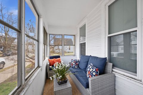 Tiny photo for 910 N Mason Street, Bloomington, IL 61701 (MLS # 12558314)