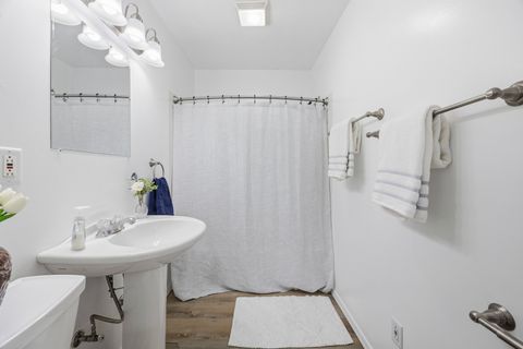 Tiny photo for 910 N Mason Street, Bloomington, IL 61701 (MLS # 12558314)