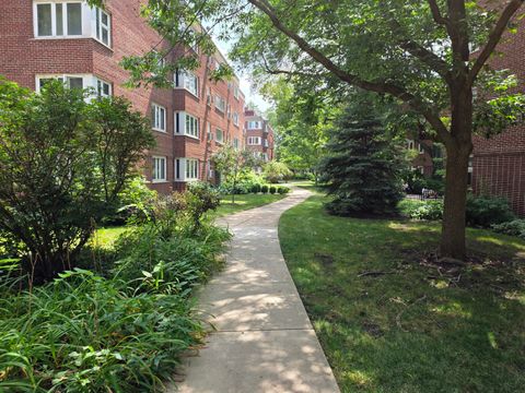 Tiny photo for 7210 Oak Avenue #3SW, River Forest, IL 60305 (MLS # 12434635)