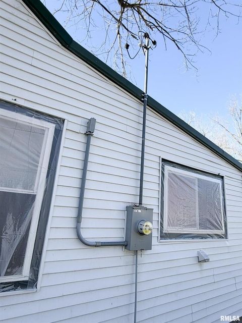 Tiny photo for 804 E LAFAYETTE Street, Olney, IL 62450 (MLS # EB460612)