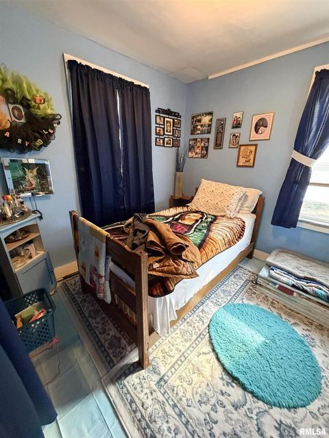 Tiny photo for 804 E LAFAYETTE Street, Olney, IL 62450 (MLS # EB460612)