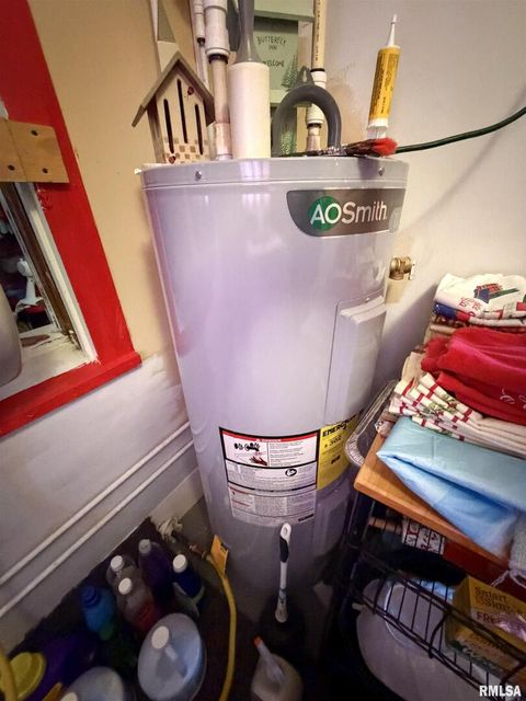 Tiny photo for 804 E LAFAYETTE Street, Olney, IL 62450 (MLS # EB460612)