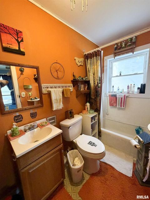 Tiny photo for 804 E LAFAYETTE Street, Olney, IL 62450 (MLS # EB460612)