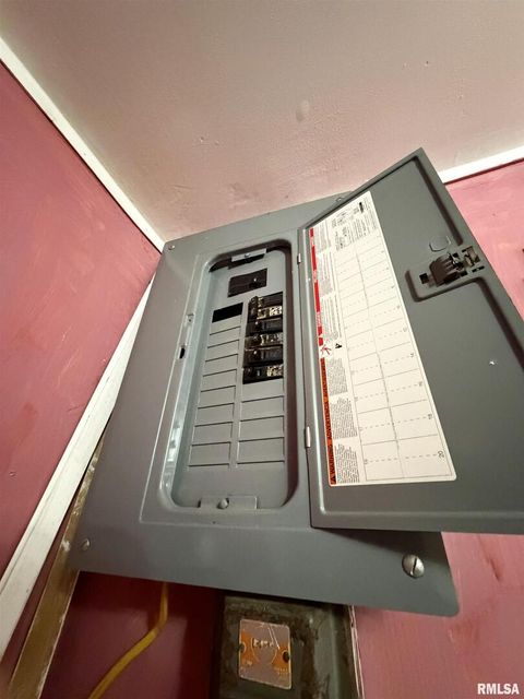 Tiny photo for 804 E LAFAYETTE Street, Olney, IL 62450 (MLS # EB460612)