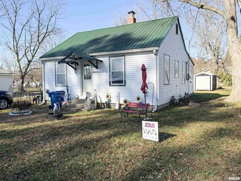 Tiny photo for 804 E LAFAYETTE Street, Olney, IL 62450 (MLS # EB460612)