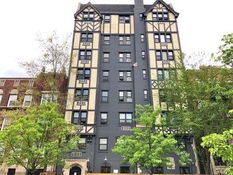 5718 N Winthrop Avenue 609 Chicago IL 60660