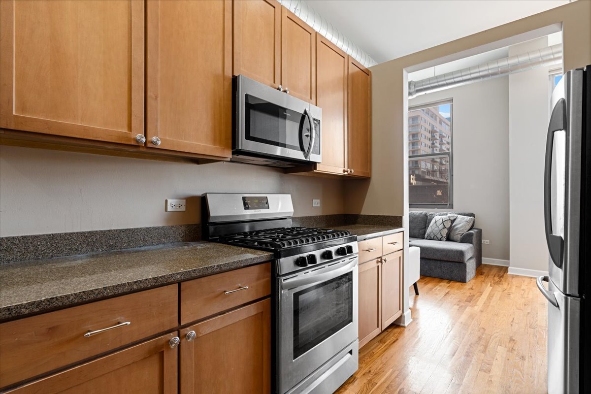 824 W Superior Street 306