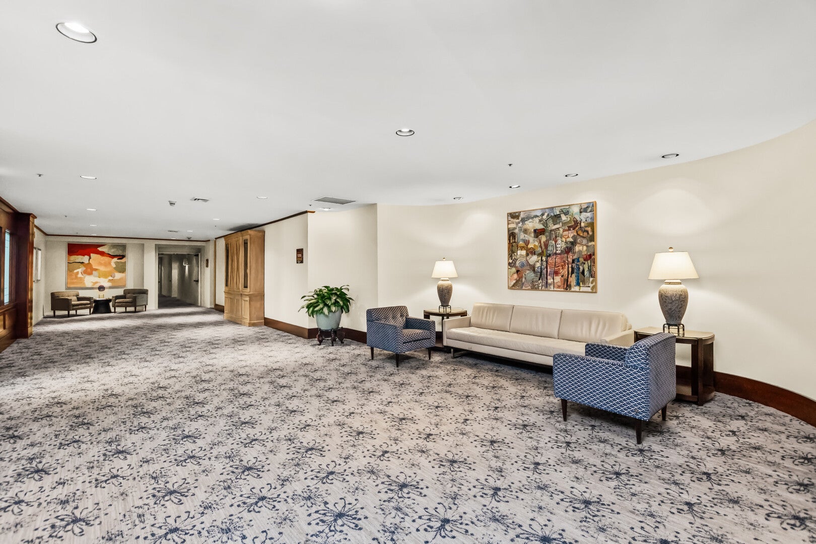 4545 W touhy Avenue 325w