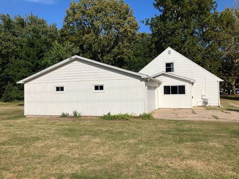 Tiny photo for 910 W 19th Street, Sterling, IL 60181 (MLS # 12460193)