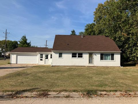 Photo of 910 W 19th Street, Sterling, IL 60181 (MLS # 12460193)