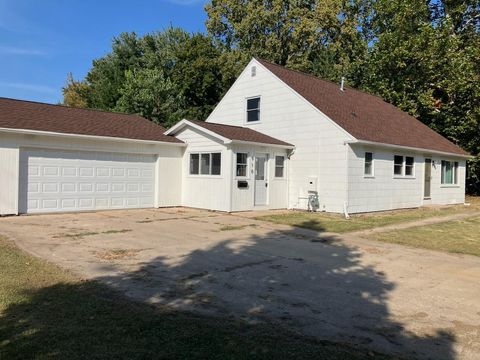 Tiny photo for 910 W 19th Street, Sterling, IL 60181 (MLS # 12460193)