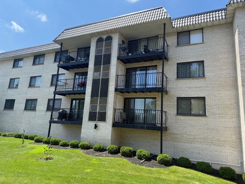 Photo of 6950 W Forest Preserve Drive #202, Norridge, IL 60706 (MLS # 12424809)