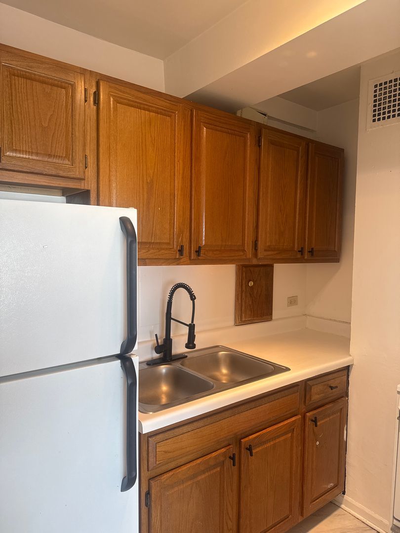 4180 N Marine Drive 1512
