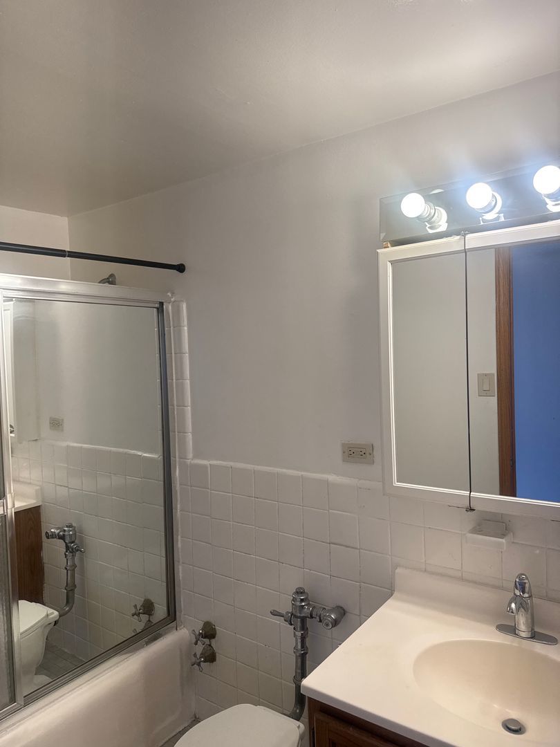 4180 N Marine Drive 1512