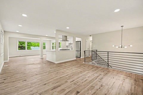 Tiny photo for 1312 W Oakmont Road, Hoffman Estates, IL 60169 (MLS # 12761757)