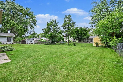 Tiny photo for 1312 W Oakmont Road, Hoffman Estates, IL 60169 (MLS # 12761757)