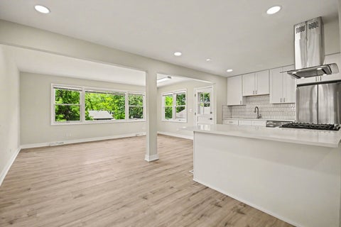 Tiny photo for 1312 W Oakmont Road, Hoffman Estates, IL 60169 (MLS # 12761757)