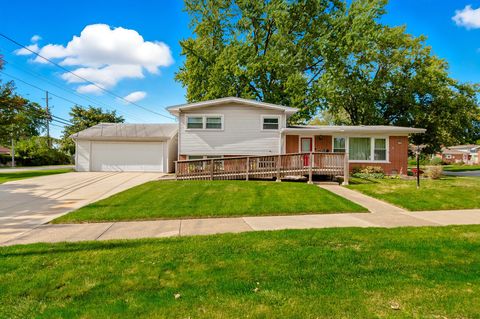 Photo of 178 W Normandy Drive, Chicago Heights, IL 60411 (MLS # 12499889) Photo of 178 W Normandy Drive, Chicago Heights, IL 60411 (MLS # 12499889)