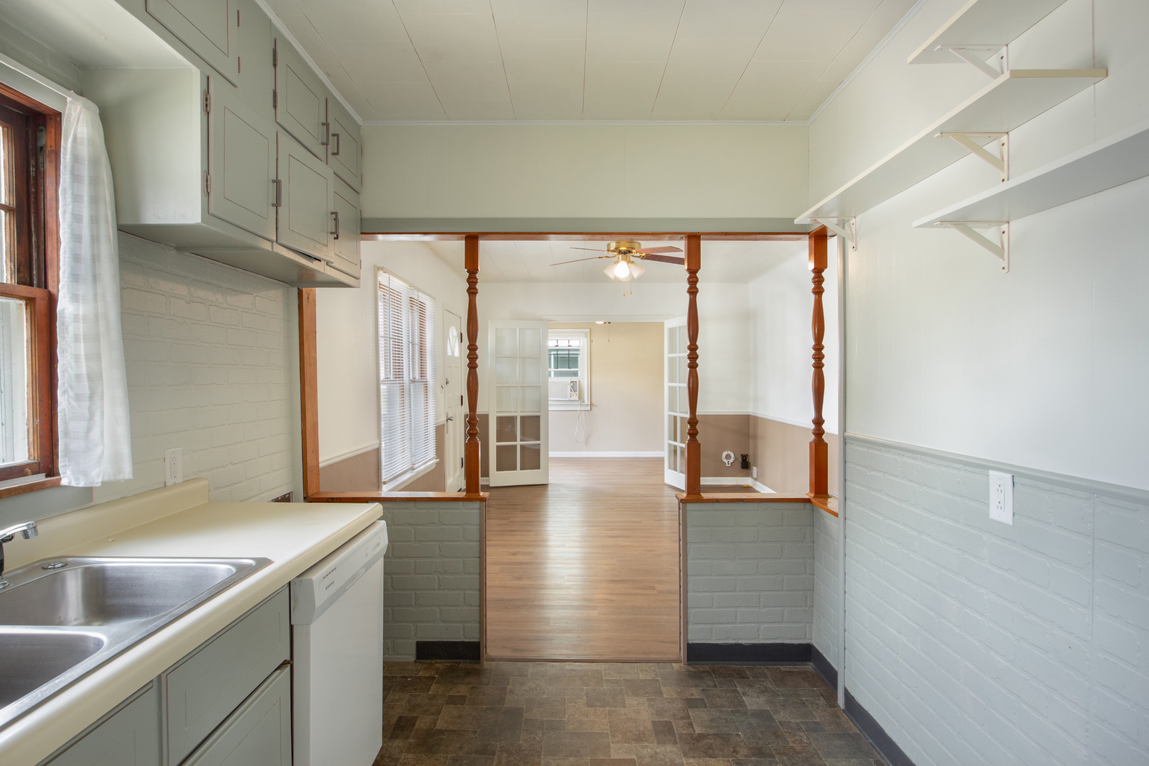 2207 W 51st Street