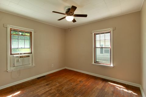 Tiny photo for 2207 W 51st Street, Davenport, IA 52806 (MLS # 12632986)