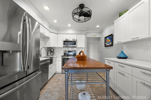 Tiny photo for 453 Raintree Drive #4D, Glen Ellyn, IL 60137 (MLS # 12704624)
