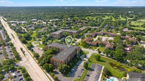 Tiny photo for 453 Raintree Drive #4D, Glen Ellyn, IL 60137 (MLS # 12704624)