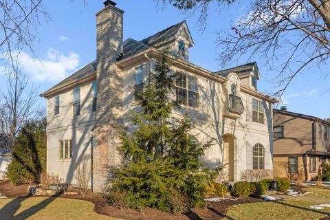 Tiny photo for 629 Kenwood Avenue, Libertyville, IL 60048 (MLS # 12572238)