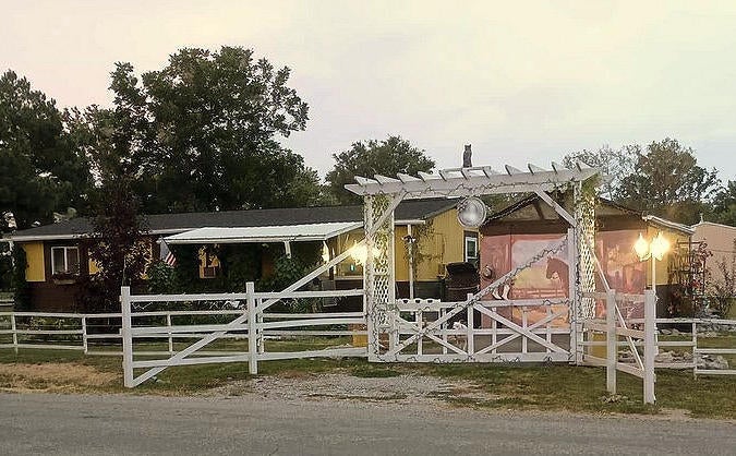 1104 VAN BUREN Avenue