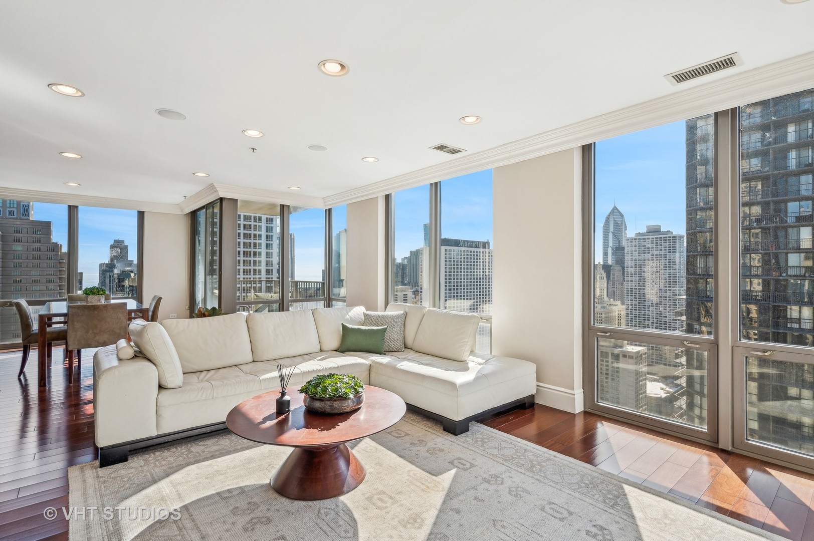 2 E Erie Street 3903
