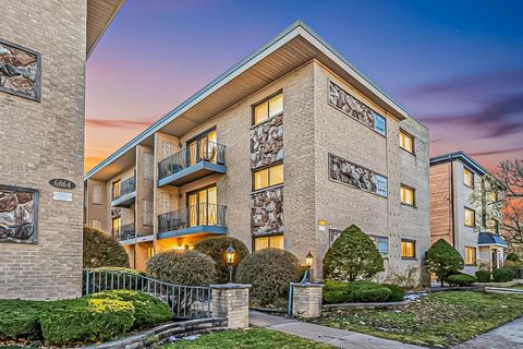 Photo of 6870 N Northwest Highway #2F, Chicago, IL 60631 (MLS # 12605343)