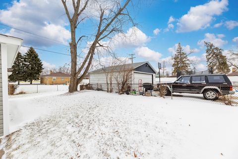 Tiny photo for 1616 Wilcox Street, Crest Hill, IL 60435 (MLS # 12554395)