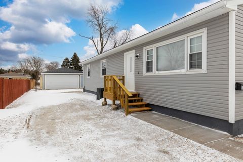 Tiny photo for 1616 Wilcox Street, Crest Hill, IL 60435 (MLS # 12554395)