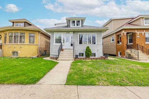Tiny photo for 3739 Clinton Avenue, Berwyn, IL 60402 (MLS # 12744528)